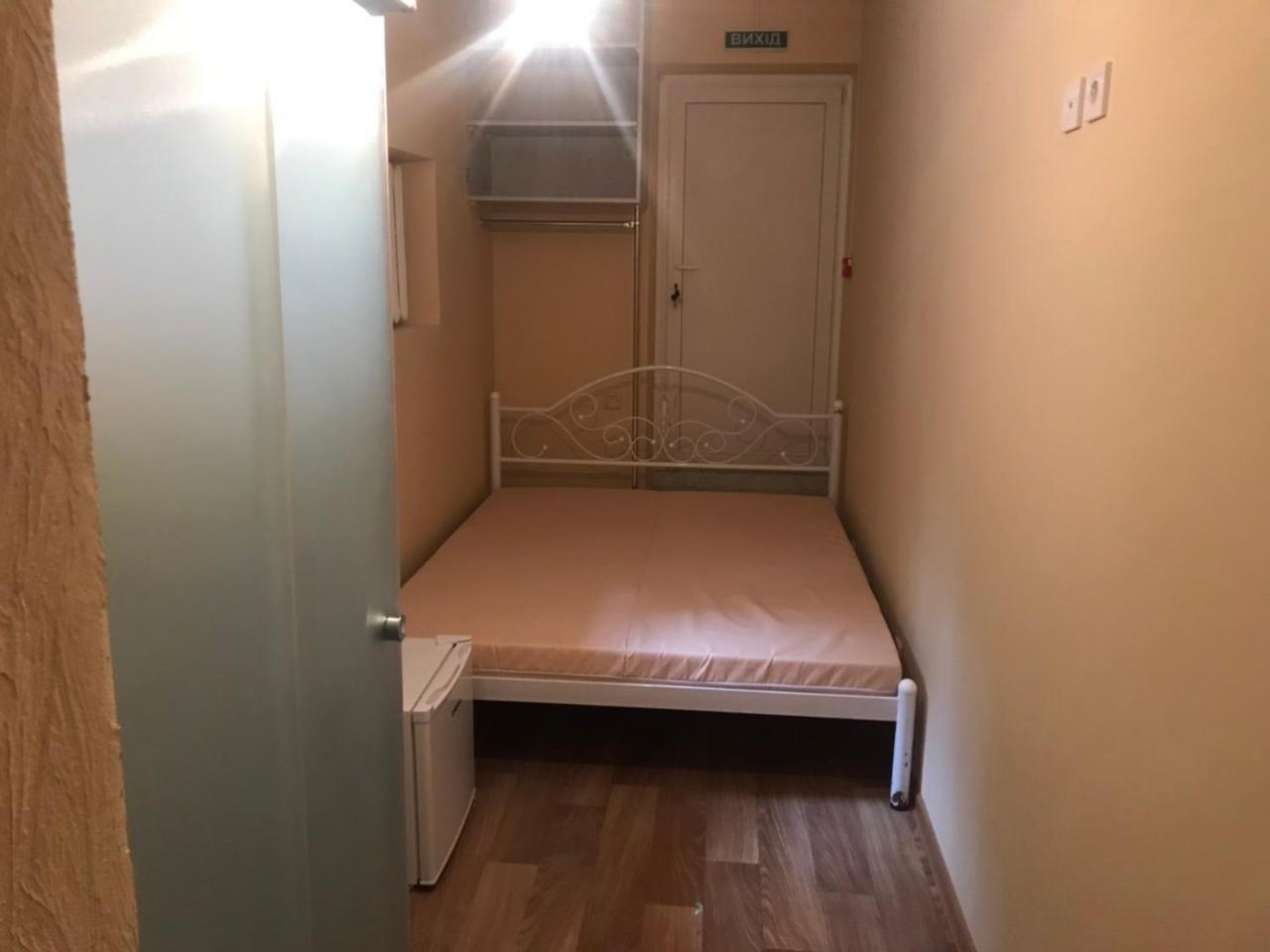 Адмирал Хостел Odessa Esterno foto