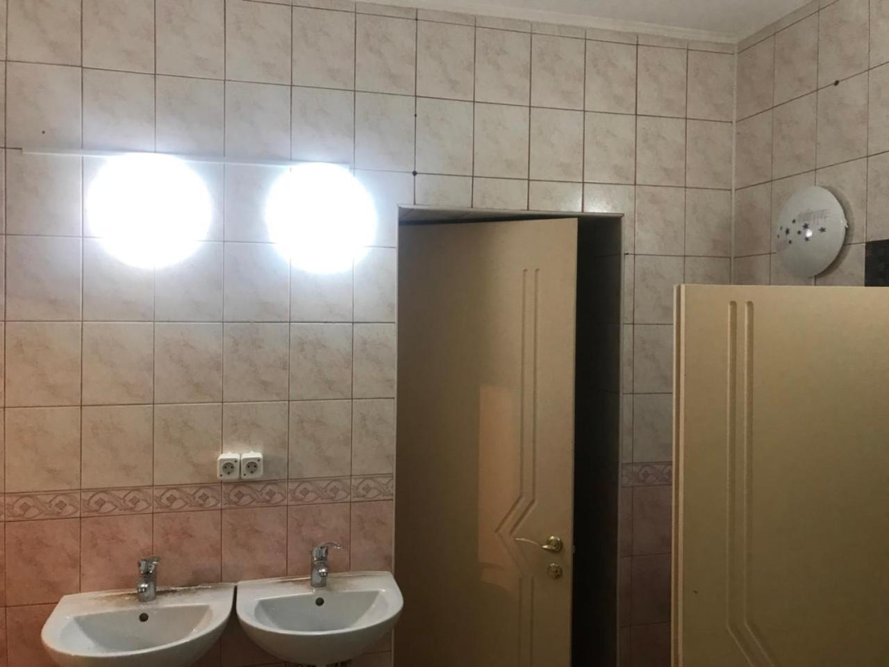 Адмирал Хостел Odessa Esterno foto