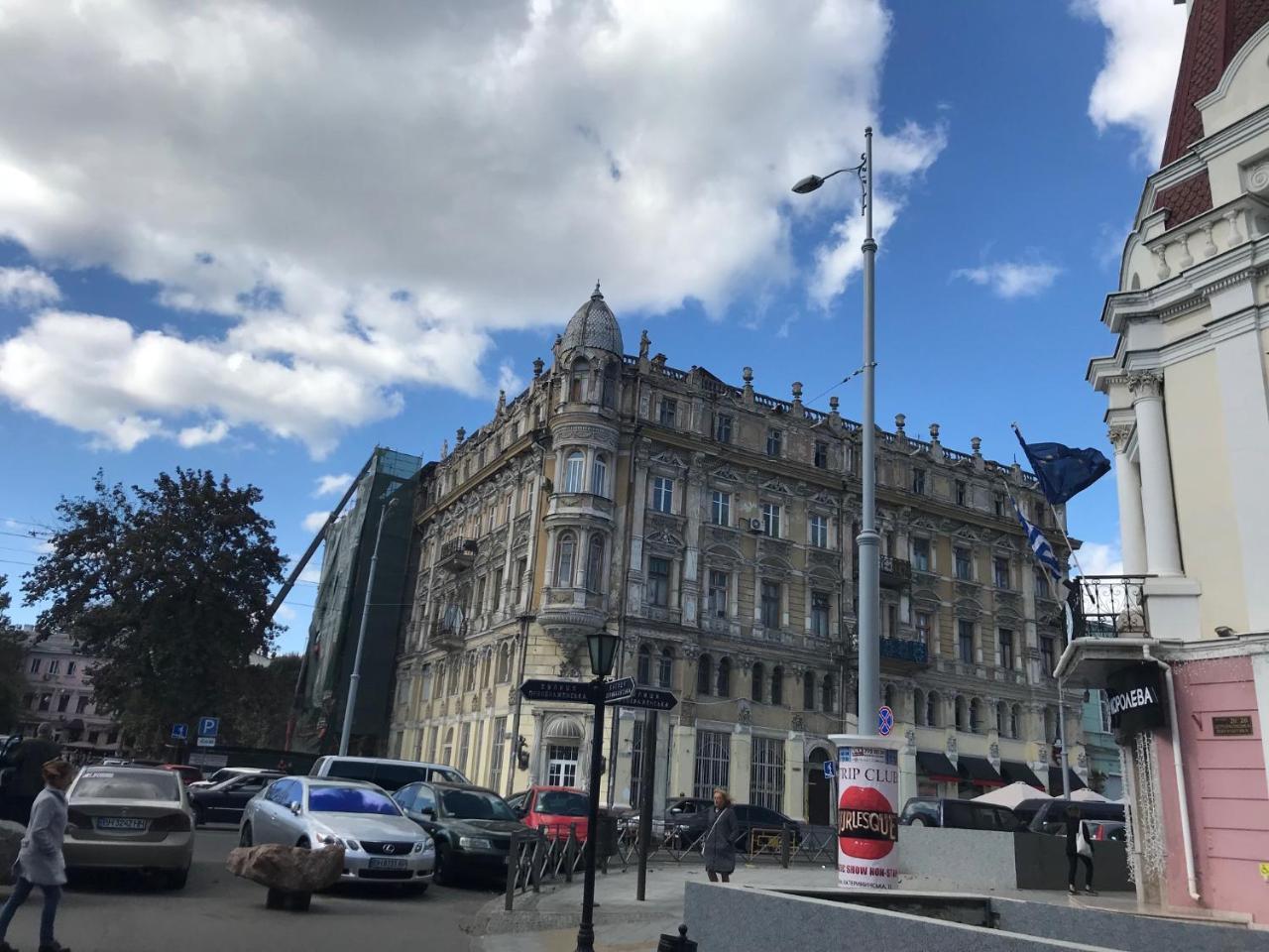 Адмирал Хостел Odessa Esterno foto
